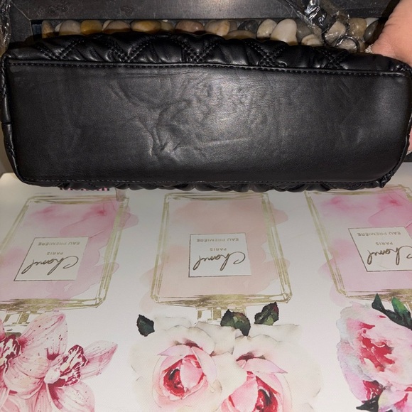 Gilda Paris Black Quilted Bag - Picture 6 of 6